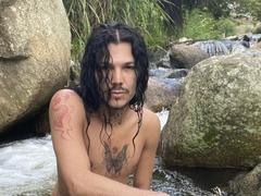 OshunRios - male webcam at xLoveCam
