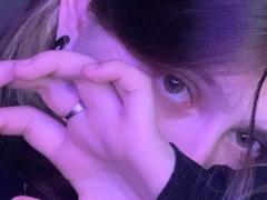 OuidaHansrote - female with black hair and  big tits webcam at xLoveCam