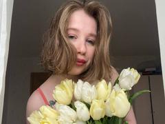 OuidaMcgrane - blond female with  big tits webcam at xLoveCam