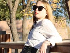 OuidaMcgrane - blond female with  big tits webcam at xLoveCam