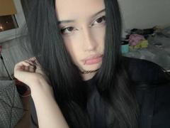 LaineNewmon - female with black hair webcam at xLoveCam