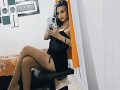 PamelaGiil - female with brown hair and  small tits webcam at xLoveCam