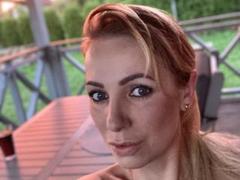 PamelaHoney - blond female webcam at xLoveCam