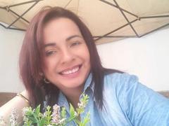 PamelaaSmiith - female with brown hair and  big tits webcam at LiveJasmin