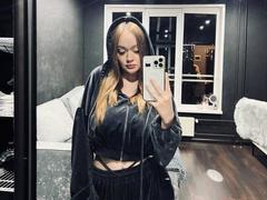 EstelaGallo - female with brown hair and  big tits webcam at LiveJasmin