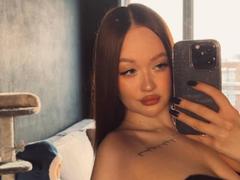 EstelaGallo - female with brown hair and  big tits webcam at LiveJasmin