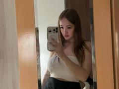 EstelaGallo - female with brown hair and  big tits webcam at LiveJasmin