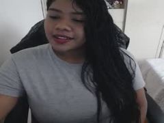 paolabom - female with black hair and  small tits webcam at ImLive