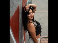 Parisnoa from xLoveCam