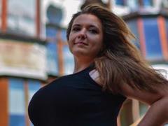 PatriciaSyde - female with brown hair and  small tits webcam at xLoveCam