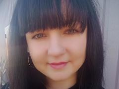 PattiLynn - female with black hair and  big tits webcam at xLoveCam