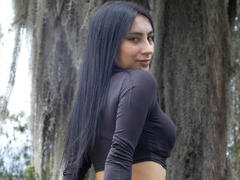 PauletteQui - female with black hair webcam at xLoveCam