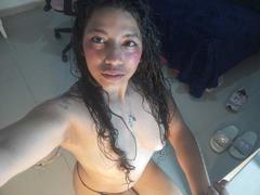 RossiePiercen - female with black hair webcam at LiveJasmin