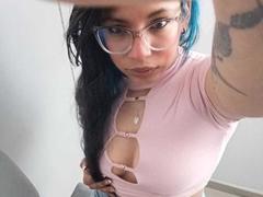 RossiePiercen - female with black hair webcam at LiveJasmin