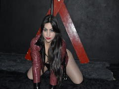 ObedientPaulinaxx - female with brown hair webcam at ImLive