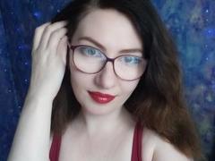 PaulinaQHot - female with brown hair and  small tits webcam at ImLive