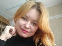 PeachyTease-hot - female with brown hair webcam at xLoveCam