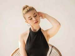 PearlineBerggren - blond female with  big tits webcam at xLoveCam
