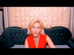PecheReine from xLoveCam