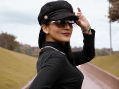 BeatriceConti - female with black hair webcam at LiveJasmin