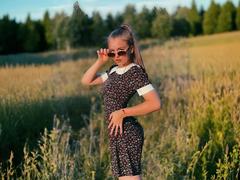 JasmineFeelingss - female with brown hair and  big tits webcam at xLoveCam