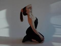 JasmineFeelingss - female with brown hair and  big tits webcam at xLoveCam