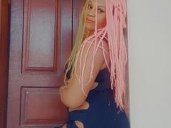 Pepitaa - female with black hair webcam at xLoveCam