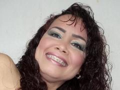 PerlaYouFriend from xLoveCam