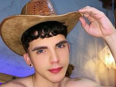 PhillipePinky - male webcam at xLoveCam