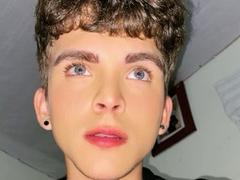 PhillipePinky - male webcam at xLoveCam