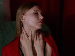 PhoebeDyson - female webcam at xLoveCam