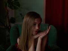PhoebeDyson - female webcam at xLoveCam