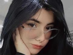 Phylavell - female with black hair webcam at xLoveCam