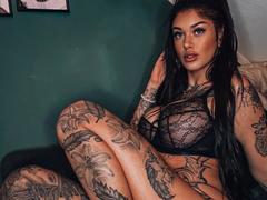 phina-hot - female with brown hair webcam at xLoveCam