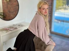 PinkGirl-hot - female webcam at xLoveCam