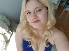 PinkSamantha - blond female with  small tits webcam at xLoveCam