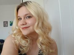 PinkSamantha - blond female with  small tits webcam at xLoveCam