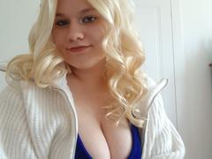 PinkSamantha - blond female with  small tits webcam at xLoveCam