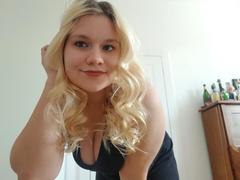 PinkSamantha - blond female with  small tits webcam at xLoveCam
