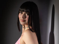 PinkSuni - female with black hair webcam at xLoveCam