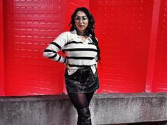 Pinkerbell-hot - female with brown hair webcam at xLoveCam