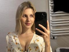 PinkyZora - blond female with  big tits webcam at xLoveCam