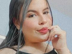 PlayfulCurvy - female with black hair webcam at xLoveCam