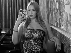 PlayfulSophie - blond female webcam at xLoveCam