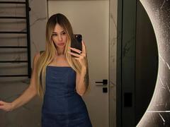 PlayfullBella-hot - blond female webcam at xLoveCam