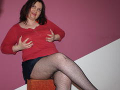 PlayfullMature - female with red hair webcam at xLoveCam