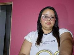 PlumpVixen - female with black hair webcam at xLoveCam