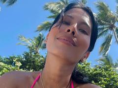 PoisonlLizzy - female with black hair and  big tits webcam at xLoveCam