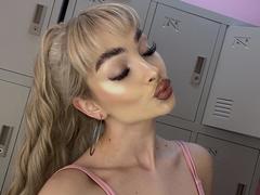 PollyDance - blond female with  small tits webcam at xLoveCam