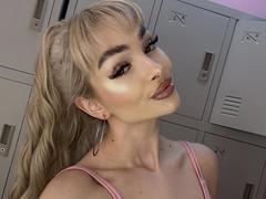 PollyDance from xLoveCam